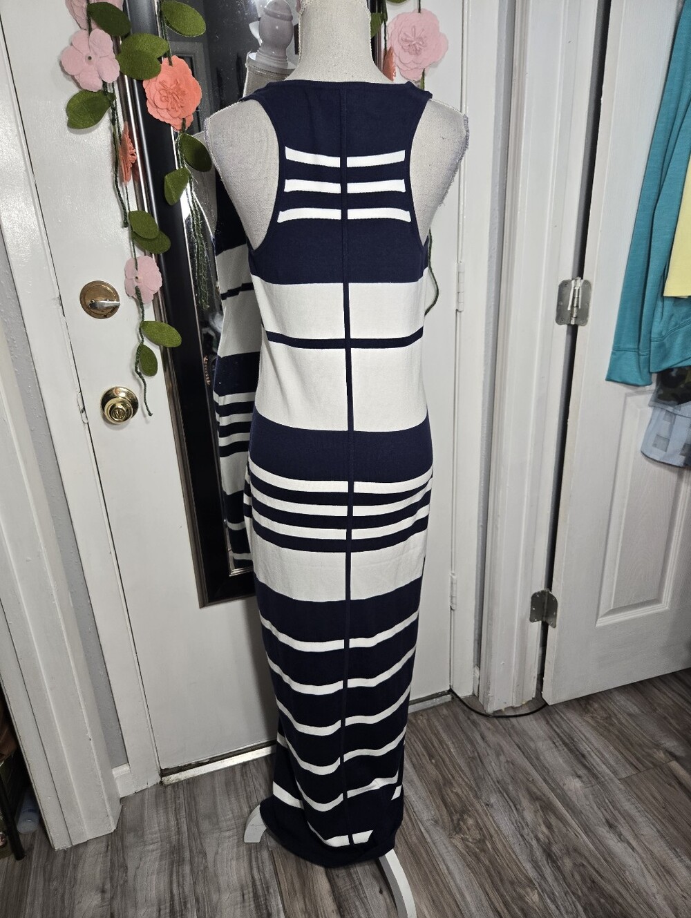 Tommy Bahama Navy And White Striped Knit Maxi Dress Sz M - Picture 9 of 11